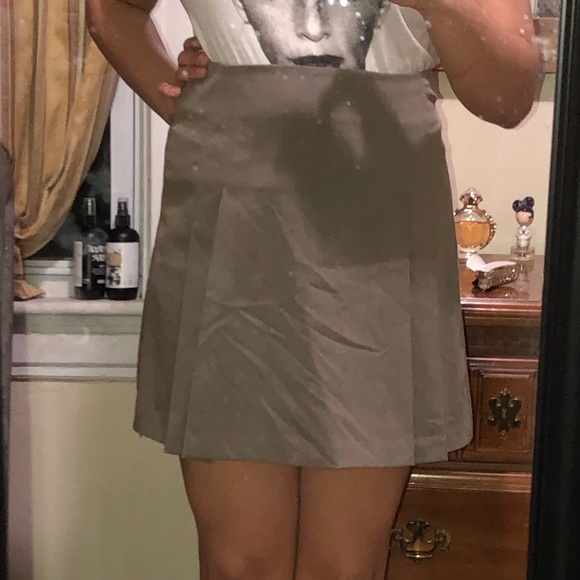 A-line Olive Pleated Mini Skirt with a Bow - Picture 4 of 6